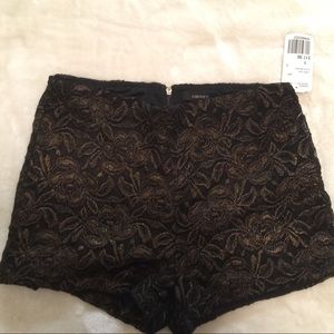 {(4 for $20)} NWT lace shorts small